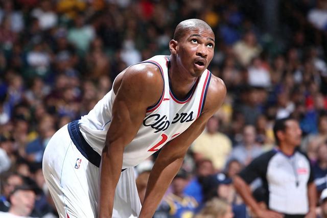 哈登12+6+16库里26分 快船险胜终结勇士3连胜